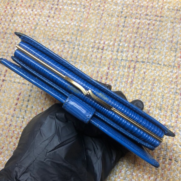 LOUIS VUITTON Toledo Blue Epi Leather Kisslock Porte Monnaie Viennois Wallet - Picture 5 of 15